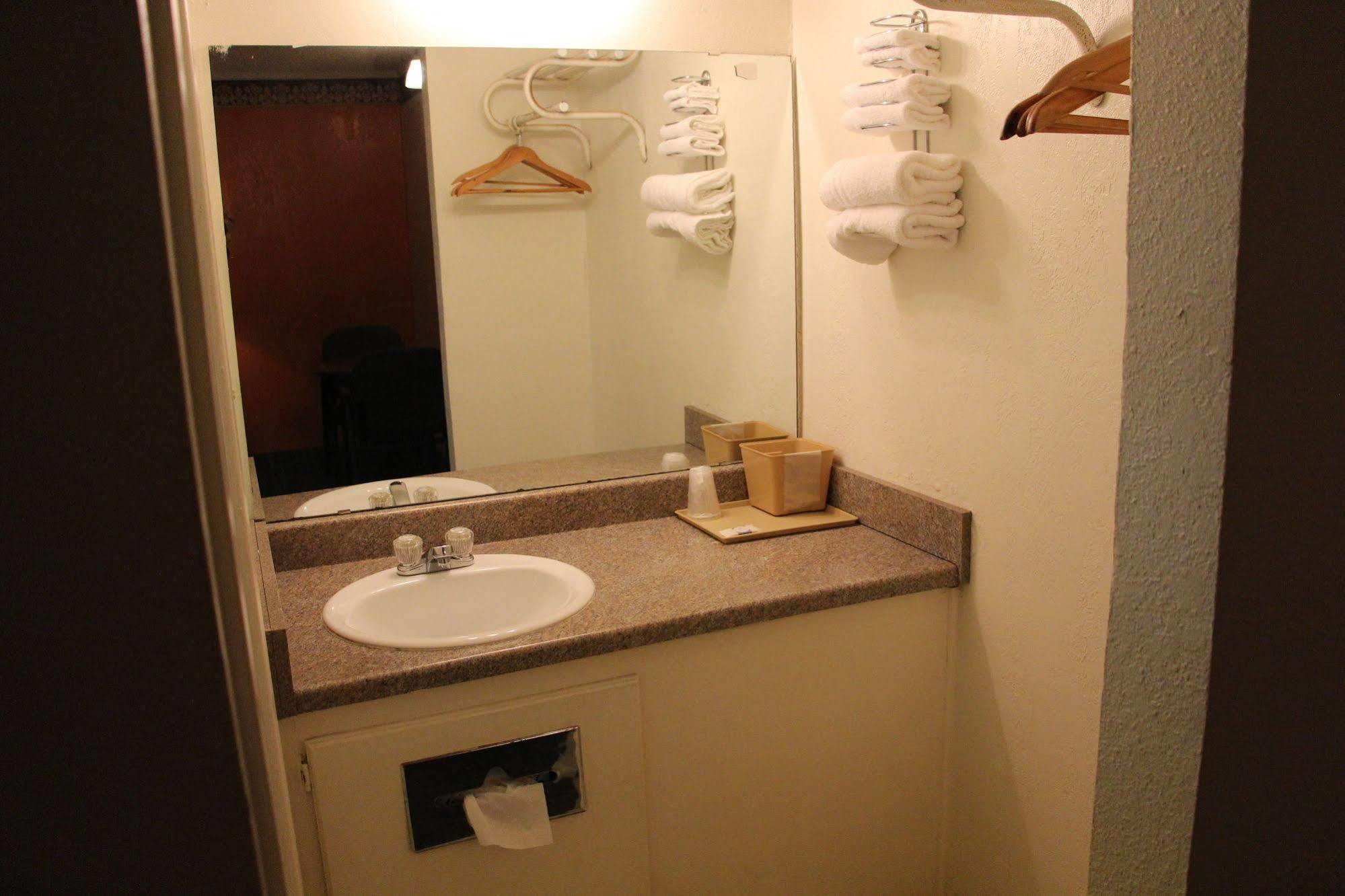 Texinn Motel New Boston Bagian luar foto